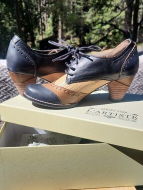 Spring Step L'Artiste Two-Tone Lace-Up Heeled Oxford Dapper Coquette Size 37